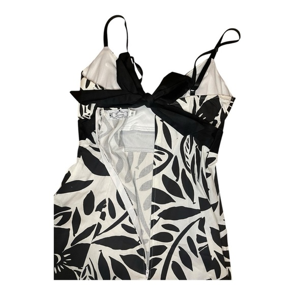 Trixxi Black and White Sundress with Spaghetti Straps and V-Neck - Picture 7 of 8